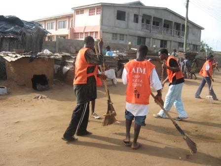 blog_africahelp_cleanup_140509_2